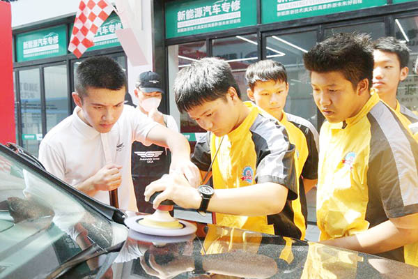 萬通學子親身體驗汽美新技術